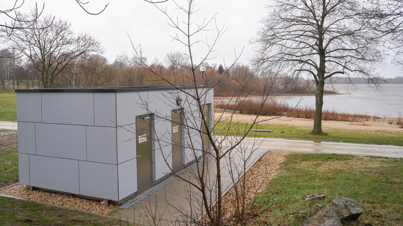 Seit Juni 2023 kann das öffentliche WC am Stausee in Bautzen genutzt werden. Allerdings ist die Toilette an der Talsperre nur im Sommerhalbjahr geöffnet.