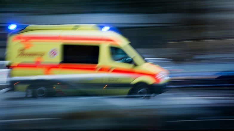 In Plauen ist ein Fußgänger angefahren und schwer verletzt worden.