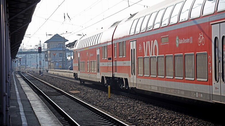 Wie geht es mit der Zugstrecke Dresden-Leipzig im Elbland weiter?