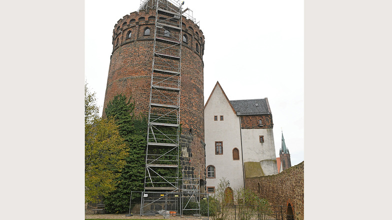 Der Bergfried auf der Burg Mildenstein in Leisnig wird derzeit saniert.