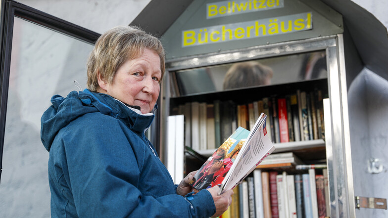 Silvia Freudenberger am Bellwitzer Bücherhäusel.