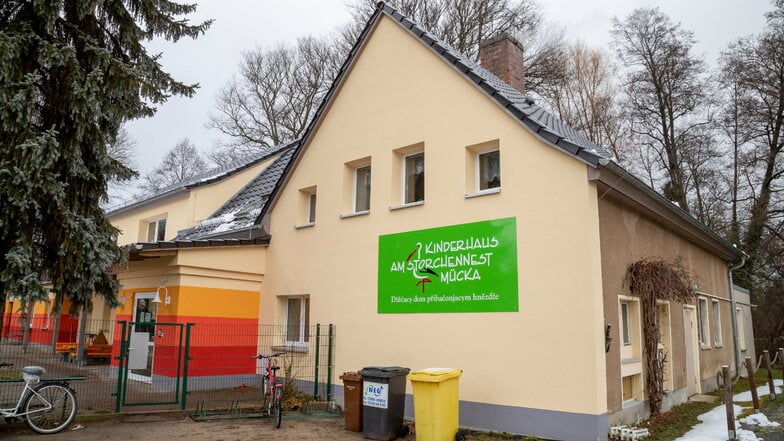 Im Kinderhaus "Am Storchennest" in Mücka gibt es einen Corona-Fall im Kindergarten. Aber nicht alle Kinder müssen in Quarantäne.