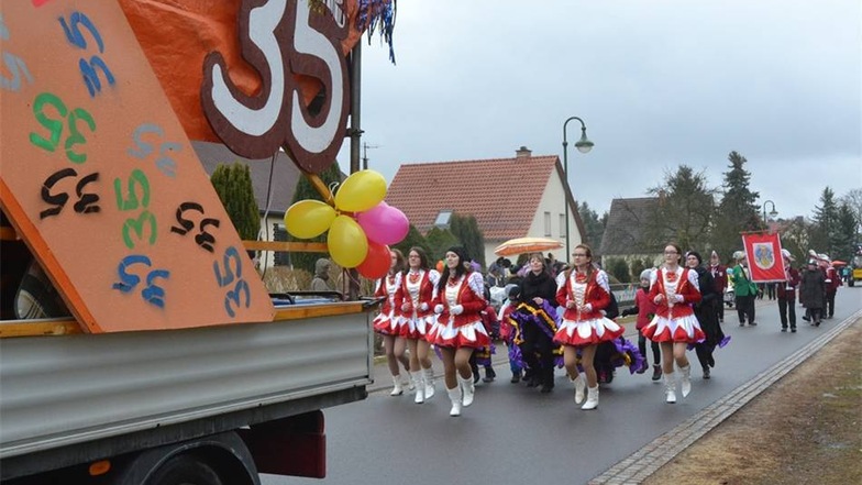 "Vom Kuppatz bis zum Tal - der SCC feiert 35 Jahre Karneval" lautet das Motto der Saison.