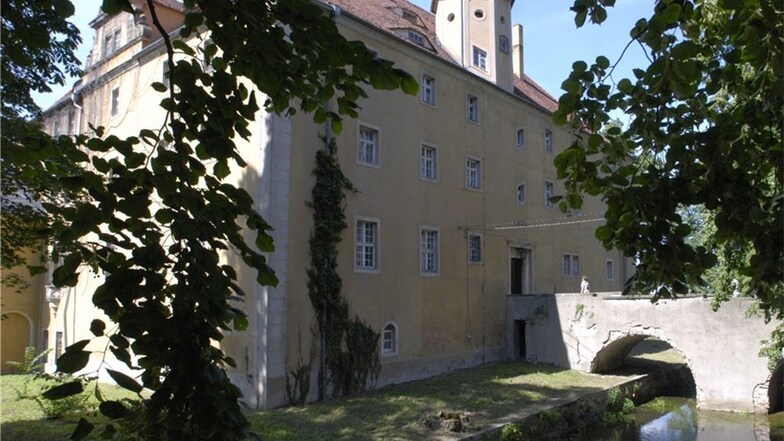 Schloss Zschorna gehörte der Familie von Boxberg bis 1936. Ida von Boxberg lebte hier ab etwa 1870 bis zu ihrem Tod. Die Boxbergs hatten eine Vollblutpferde-Zucht und Karpfenmast. Dann wurde das Herrenhaus samt Rittergut an Fürst von Stolberg verkauft, im