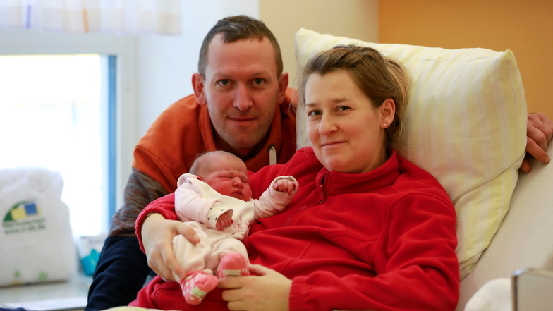 Das erste Baby im neuen Jahr heißt im südlichen Landkreis Görlitz Luna Amelie. Ihre Eltern, die Eibauer Livia und Michael Bothin, sind glücklich.