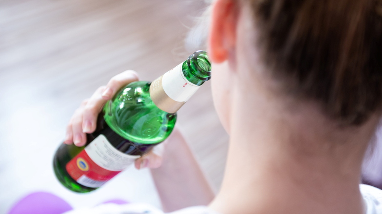 2021 wurden im Kreis Bautzen deutlich weniger Jugendliche wegen einer Alkoholvergiftung im Krankenhaus behandelt als noch 2019.