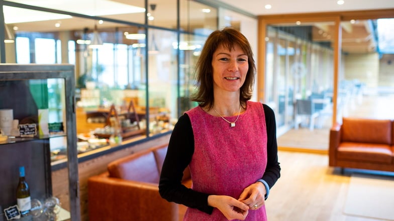 Ina Lachmann in ihrem Wellness-Hotel "Insel der Sinne" am Berzdorfer See.