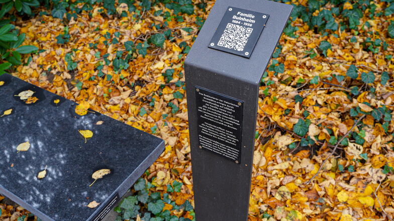 An der Grabstätte der Unternehmerfamilie Bulnheim auf dem Bautzener Taucherfriedhof gibt es bereits eine Plakette mit QR-Code.