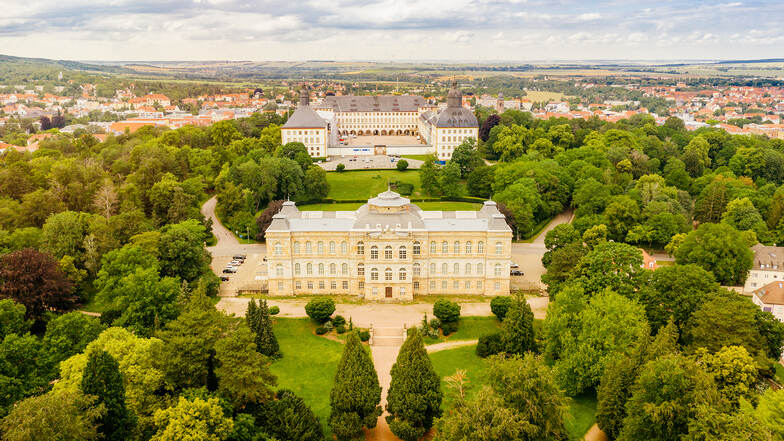 Der Friedenstein verbindet: ein frühbarockes Schloss mit modernen Ausstellungen, Gothaer Herzöge mit den Königshäusern Europas.