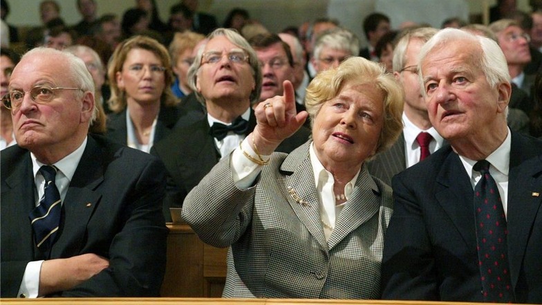 2005 besuchten von Weizsäcker und seine Frau Marianne den Weihgottesdienst in der Dresdner Frauenkirche.