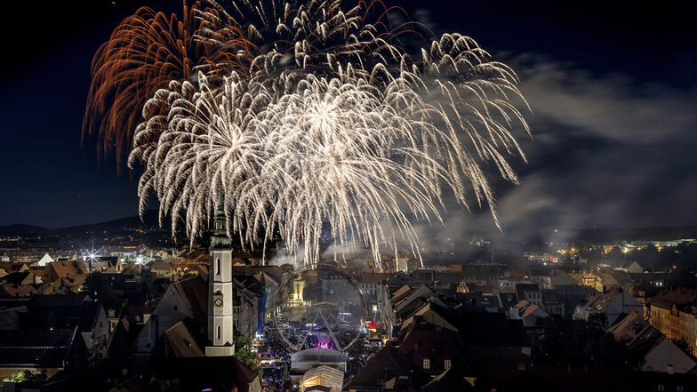 Feiern kann Görlitz, wie zum jährlichen Altstadtfest bewiesen wird - mit einem Feuerwerk zum Abschluss.