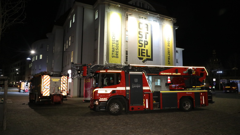 Feuer-Alarm: Zuschauer müssen Dresdner Theater verlassen
