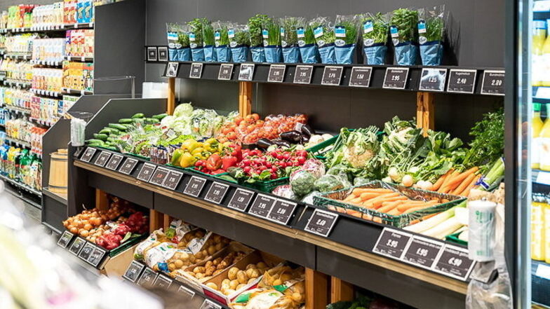 Kunden erwartet im umgebauten Konsum-Markt an der Karcherallee am Großen Garten ein modifiziertes Konzept, das vor allem auf frische, gesunde Lebensmittel setzt.