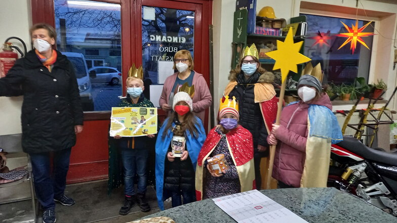 Die Sternsinger müssen dieses Jahr mit Maske in Großenhain ihre Spenden sammeln.