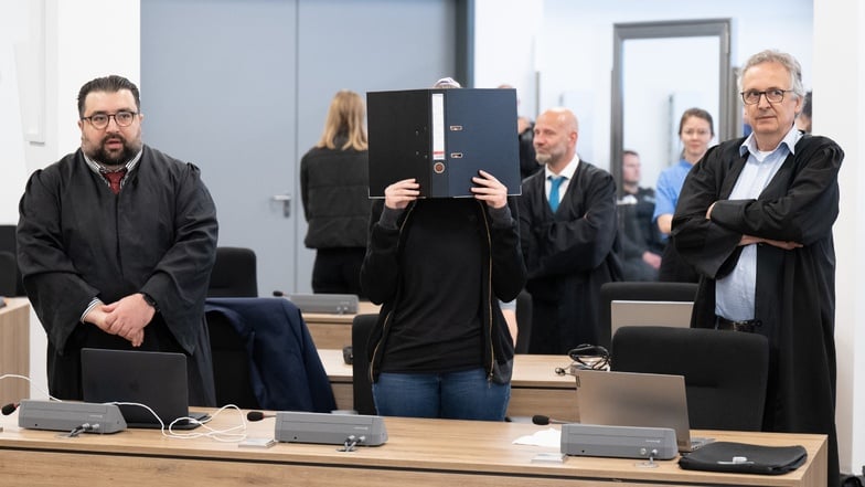 Die Linksextremistin Lina E. wurde vor dem Oberlandesgericht Dresden zu mehreren Jahren Haft verurteilt.