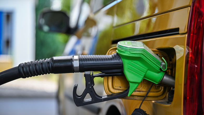 Die Preise für Benzin und Diesel schwanken derzeit im Tagesverlauf besonders stark.