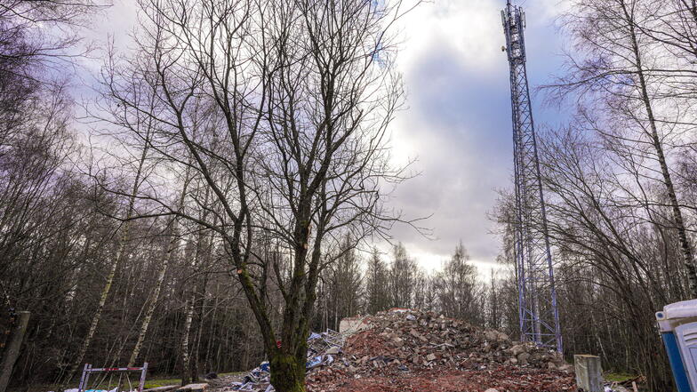 DDR-Funkturm auf dem Picho in Wilthen ist weg