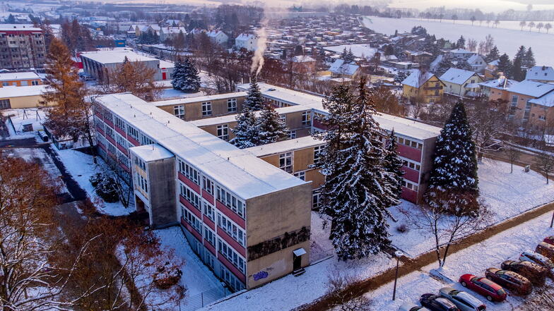 1969 ist die Grundschule in Döbeln Ost gebaut worden. Früher war hier eine polytechnische Oberschule mit zehn Klassenstufen untergebracht. Heute wird eine Etage gar nicht mehr genutzt.