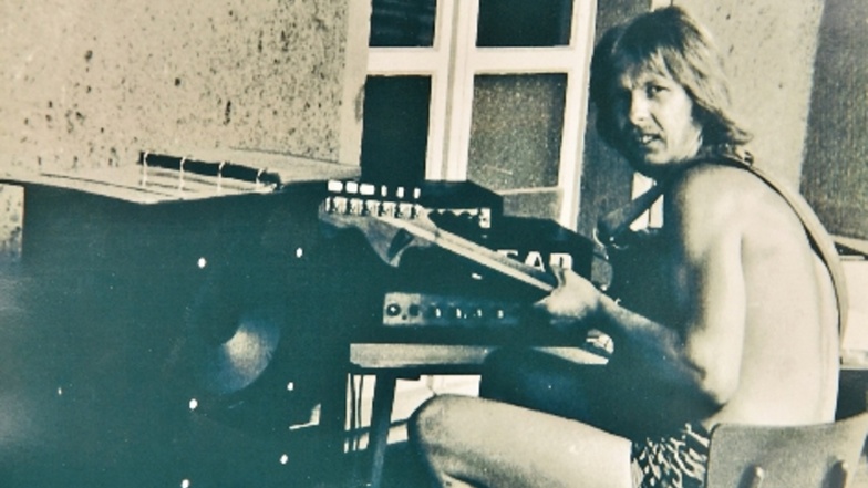 Horst Wagner musizierte als junger Mann gern, spielte auch in Rockgruppen. Das Foto entstand in den 1970er-Jahren.