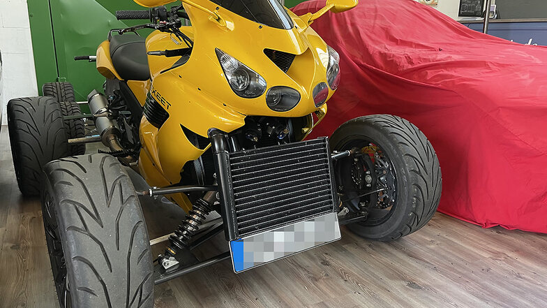 Auftragswerk: Für einen Kunden, der viel Autobahn fährt, hat Sebastian Jornitz dieses Turbo-Quad gebaut. Der Motor aus einer Kawasaki ZX-14R leistet 284 PS.