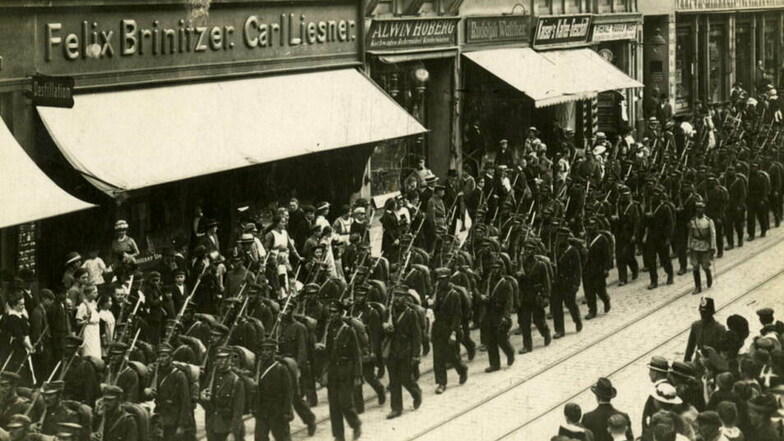 So sah es im Herbst 1916 in Görlitz aus, als griechische Soldaten die Berliner Straße entlangmarschierten.