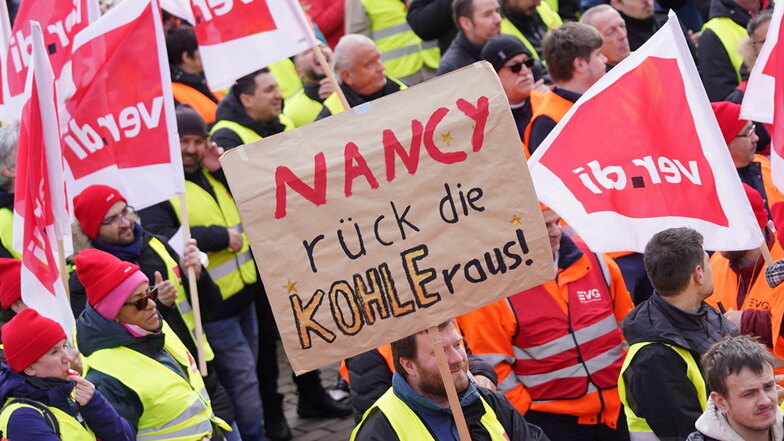 Bundesinnenministerin Nancy Faeser rückt das Geld trotz aller Forderungen nicht heraus: Die Gespräche mit den Gewerkschaften sind vorerst gescheitert.