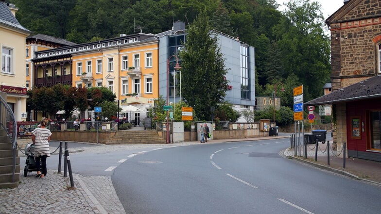 B172 in Bad Schandau am Abzweig ins Kirnitzschtal. Hier wird eine Bushaltestelle für Schüler eingerichtet.