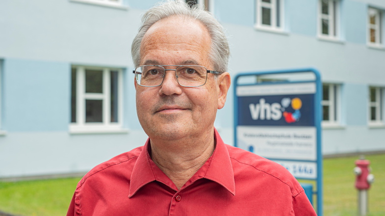 Klaus Helbig hat sich auf eigenen Wunsch von seiner Leiterstelle der Volkshochschule in Kamenz abberufen lassen.