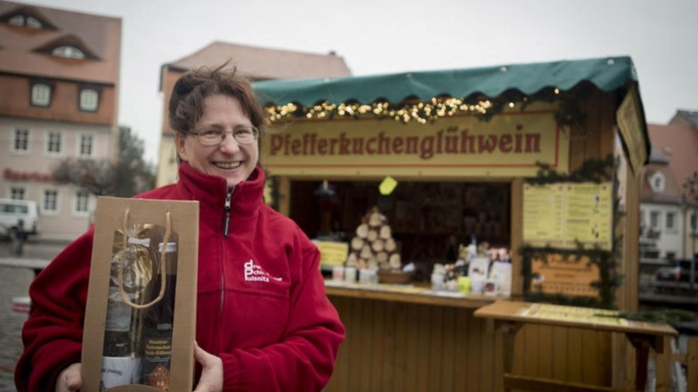 Ria Schirrmeister und Uwe Schirrmeister hatten bereits im vergangenen Jahr einen Stand mit Pfefferkuchenglühwein.
