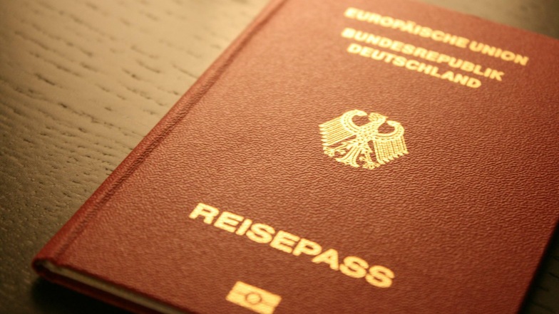 Ist der eigene Reisepass noch gültig? Wer im Sommer ins Ausland will, sollte nachschauen, rät die Stadt Riesa.