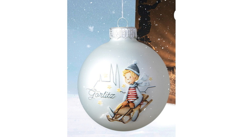 So sieht die Glaskugel mit dem weihnachtlichen Motiv aus. Das hat die Görlitzer Grafikdesignerin Juliane Wedlich geschaffen, die unter anderem auch die Plakate des Schlesischen Christkindelmarktes gestaltet.