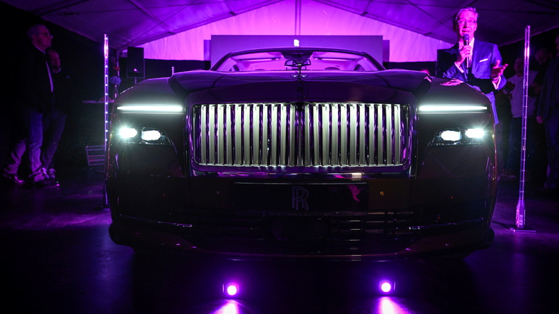 Rolls Royce stellt erstes E-Modell in Dresden vor