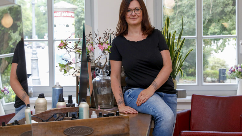 Caroline Looke gibt ihren eigenen Friseursalon auf der Frauenstraße auf, wird künftig wieder als angestellte Friseurin arbeiten.