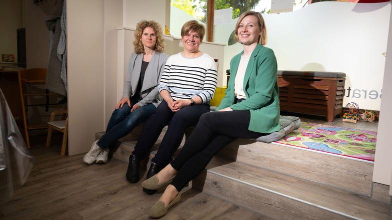 Marion Gränitz, Grit Jandura und Astrid Gängler (v.l.) beraten Familien im Alleinerziehenden-Netzwerk Dresden am Nürnberger Ei.