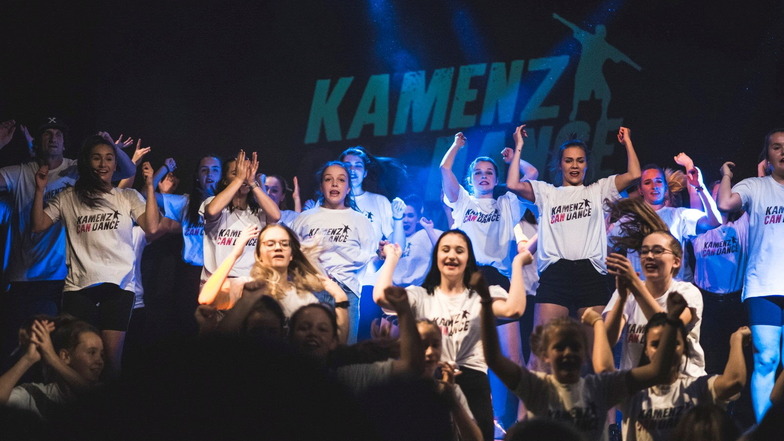 Nach anderthalb Jahren Bühnen-Pause kommen die Tänzer von "Kamenz can Dance" endlich wieder ins Stadttheater. Sie hoffen, dass die Show auch unter den neuen Corona-Bedingungen stattfinden kann.