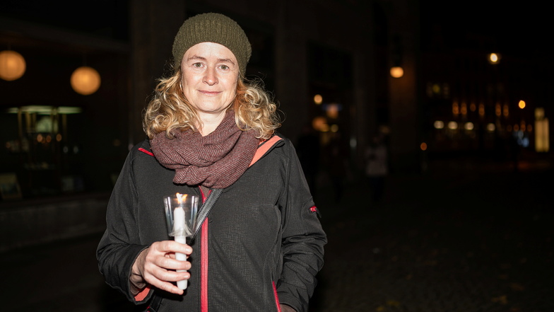 Ulrike Kauf, Sozialpädagogin aus Görlitz: "Mir ist es wichtig, am 9. November an Gemeinschaft teilzuhaben, in diesem Jahr besonders. Angst vor islamistischen Übergriffen beim Pogromgedenken habe ich keine."