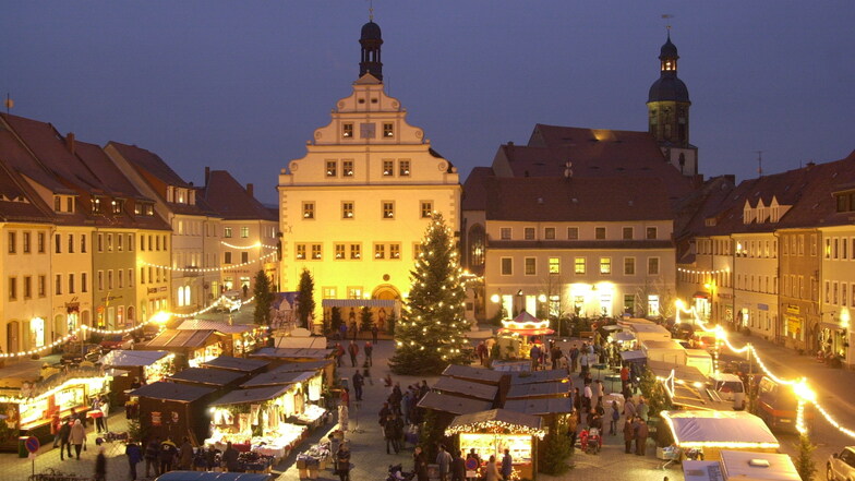 Weihnachtsmärkte, wie hier in Dippoldiswalde, sollen in Sachsen unter Auflagen stattfinden können. Aber wioe sollen die Regeln kontrolliert werden?