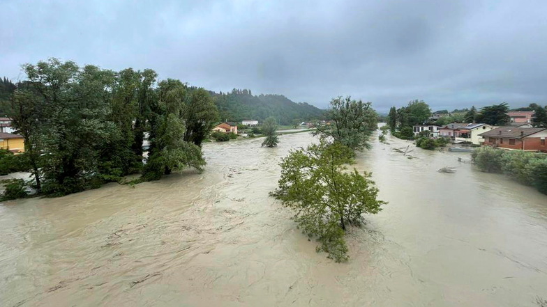 Ein Blick den Fluss Savio, der bei Cesena nach starken Regenfällen über die Ufer getreten ist.