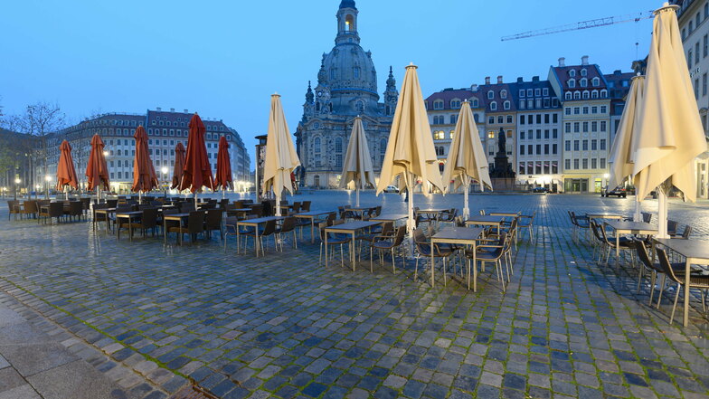 Wann wird der Neumarkt wieder mit Menschen gefüllt sein? Wie viele Hotels wird es dann noch in Dresden geben? 2021 wird ein kritisches und entscheidendes Jahr für den Tourismus in Dresden werden.