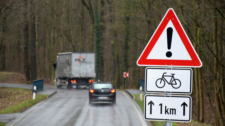 Weil die die Staatsstraße 32 zwischen Waldheim und Gebersbach gefährlich für Radfahrer ist, soll dort ein Radweg gebaut werden. Aber die Planungen ziehen sich hin.