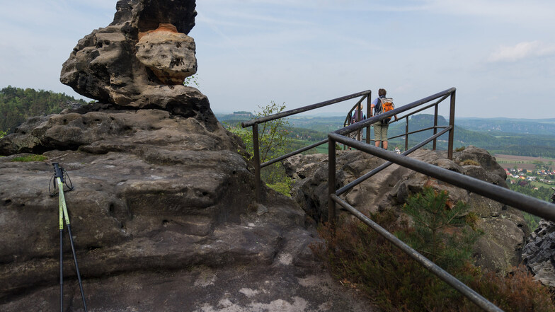 Die Aussicht vom Papststein können Wanderer bei einer geführten Tour über den Forststeig am 6.  April genießen. An diesem Tag wird die Trekkingsaison in der Sächsischen Schweiz eröffnet.