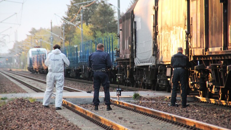 Auf der Bahnlinie in Zeißig (Hoyerswerda) kam am frühen Sonntagmorgen ein Mensch ums Leben.