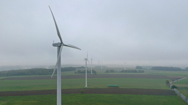Die sechs Windkraftwerke bei Colmnitz 
sollen gegen größere Anlagen ausgetauscht werden. Eine wichtige Vorentscheidung dazu ist gefallen.