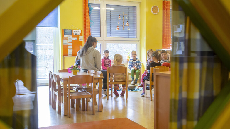 Blick in eine Kita: Eltern können sich in Riesa bald online über die Angebote der Kinderbetreuungen informieren – und auch Ausschau nach Plätzen halten.