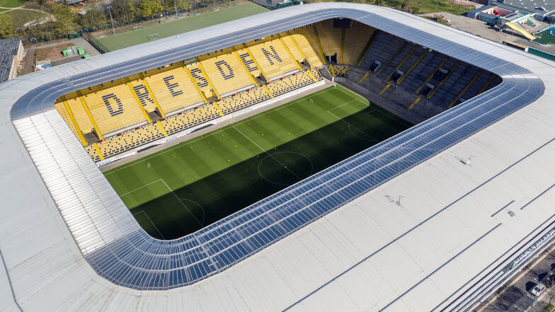 Mit rund 32.000 Zuschauern galt das Dresdner Rudolf-Harbig-Stadion bisher als zu klein für Länderspiele - das könnte sich nun ändern.