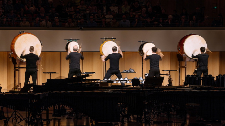 Einer der Höhepunkte bei den Dresdner Musikfestspielen 2022 war das Konzert mit Schlagzeuger Martin Grubinger und dem Percussive Planet Ensemble.