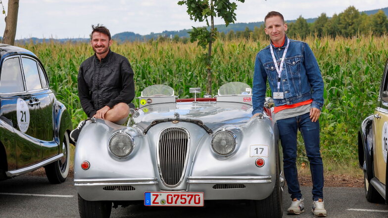 Fahrer Marcus  Otto und sein Beifahrer René Hertwig aus Zwickau waren mit einem Jaguar XK 120 aus dem Baujahr 1951  dabei.