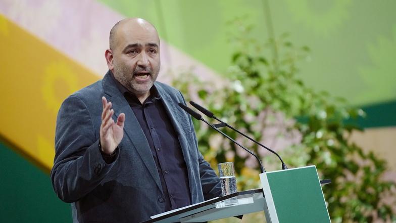 Omid Nouripour spricht beim Bundesparteitag von Bündnis 90/Die Grünen.