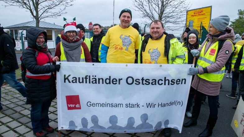 Auch Mitarbeiter von Kaufland in Ostsachsen kamen nach Thiendorf.