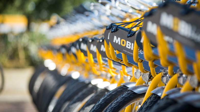 Seit August 2020 fahren die gelben "Mobibike"-Räder durch Dresden. Bleibt das so?